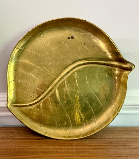 Vintage Andrea by Sadek brass leaf-shaped tray