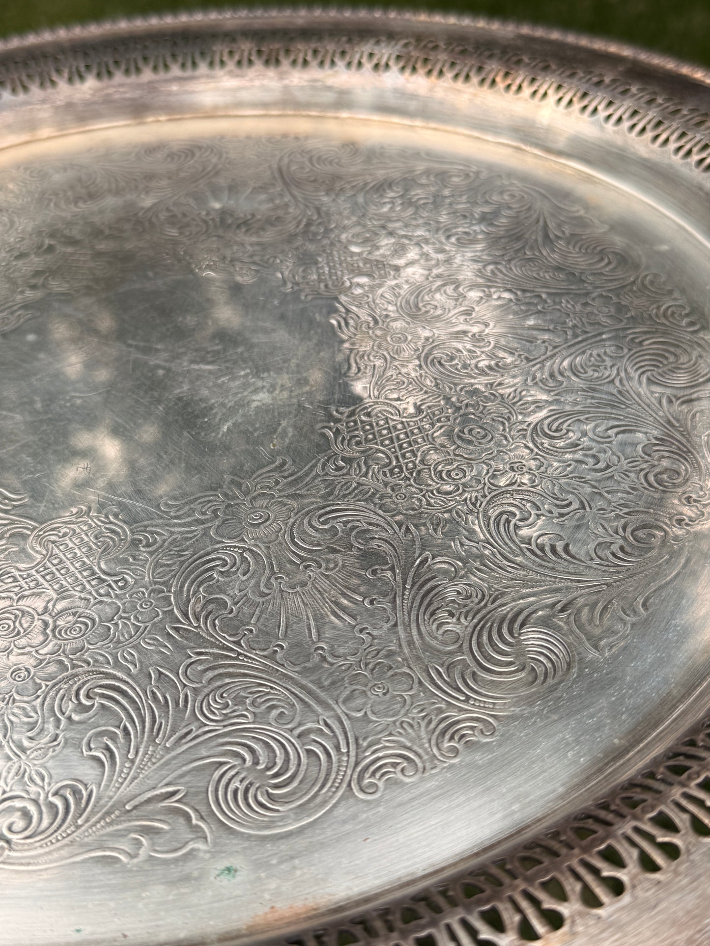 Wm. Rogers silver plate round gallery tray