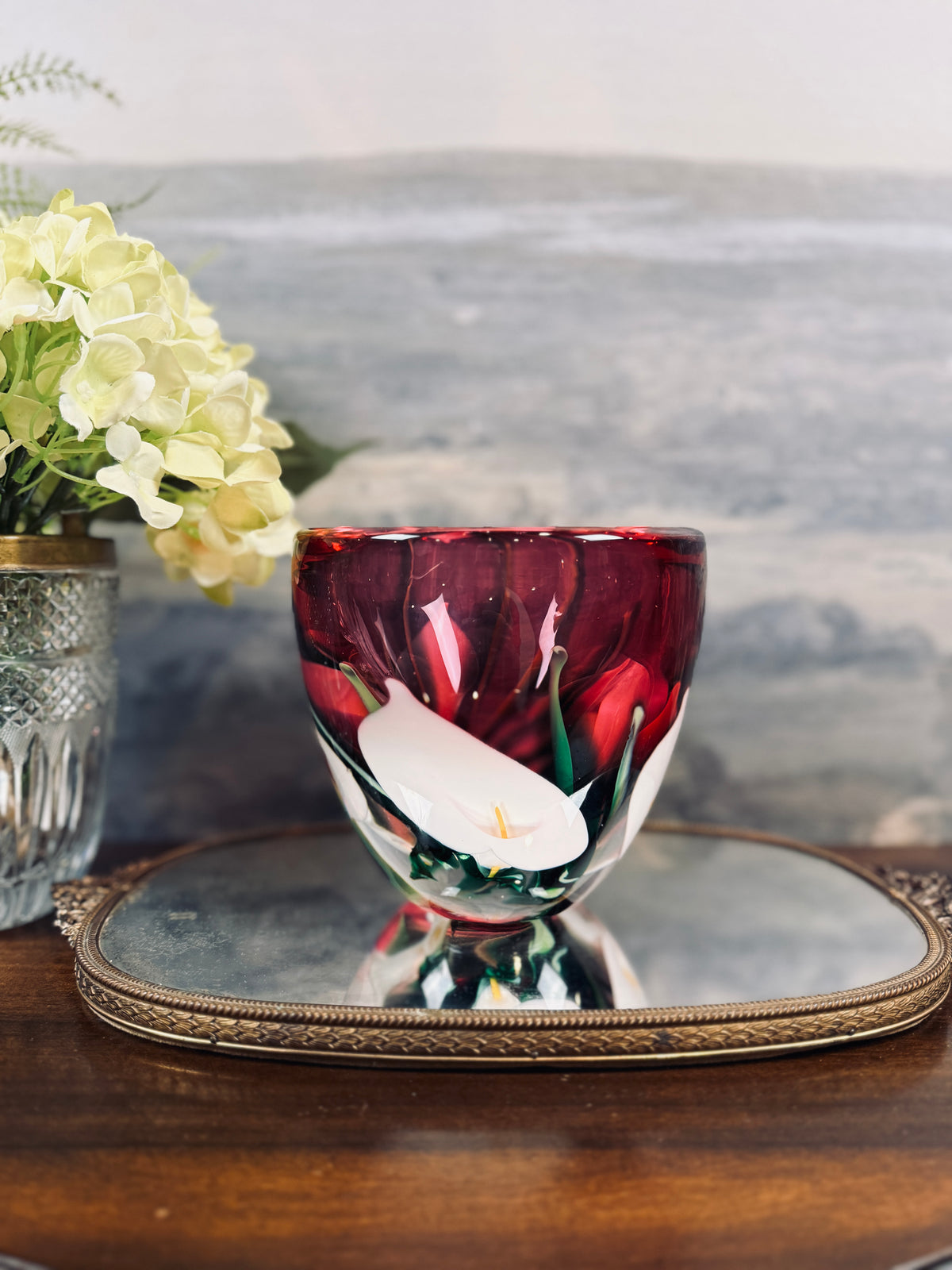 Peter Raos calla lilies glass vase, signed "Raos 1991 NZ"