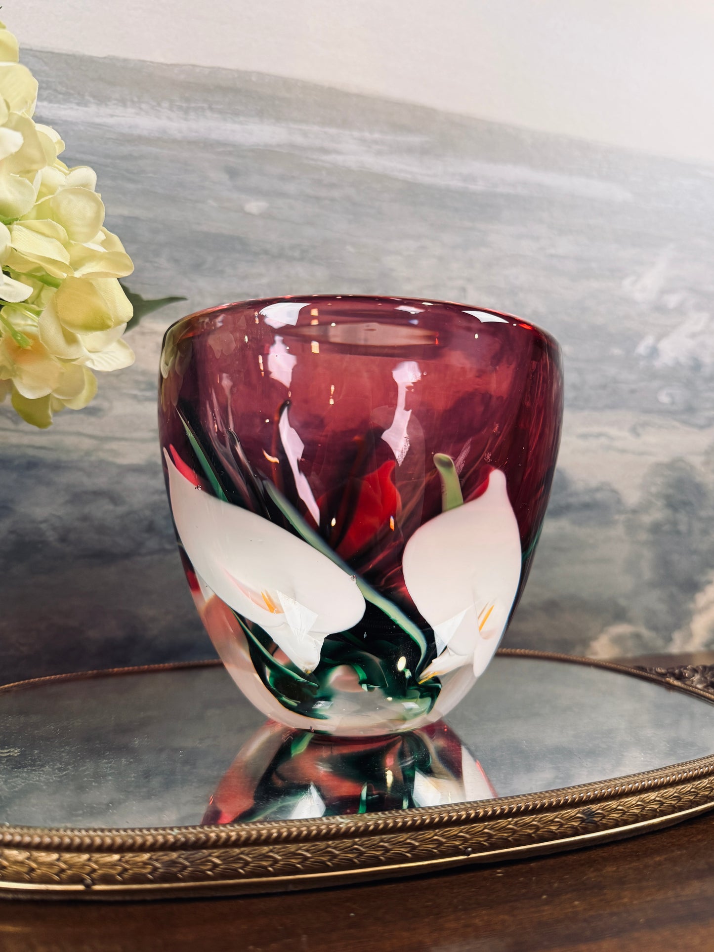 Peter Raos calla lilies glass vase, signed "Raos 1991 NZ"