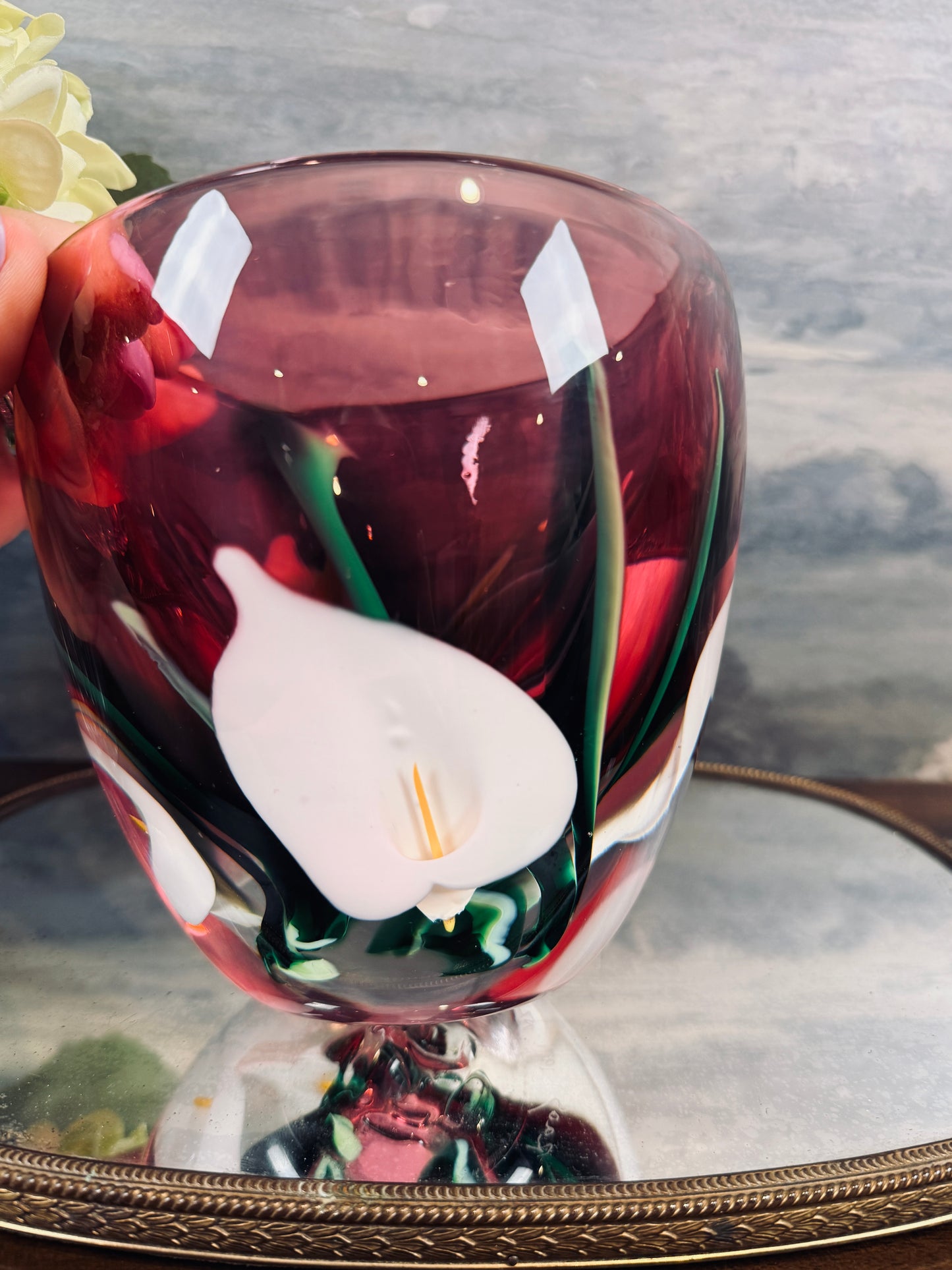 Peter Raos calla lilies glass vase, signed "Raos 1991 NZ"