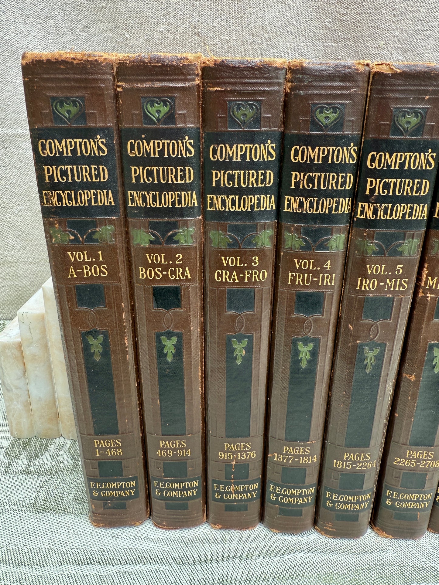 Nearly-Antique 1929 Compton's Pictured Encyclopedia Complete 10-Volume Set