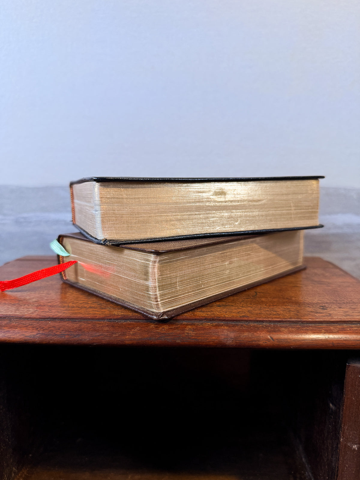 1967 "Missel quotidien vesperal" book, blue [French]