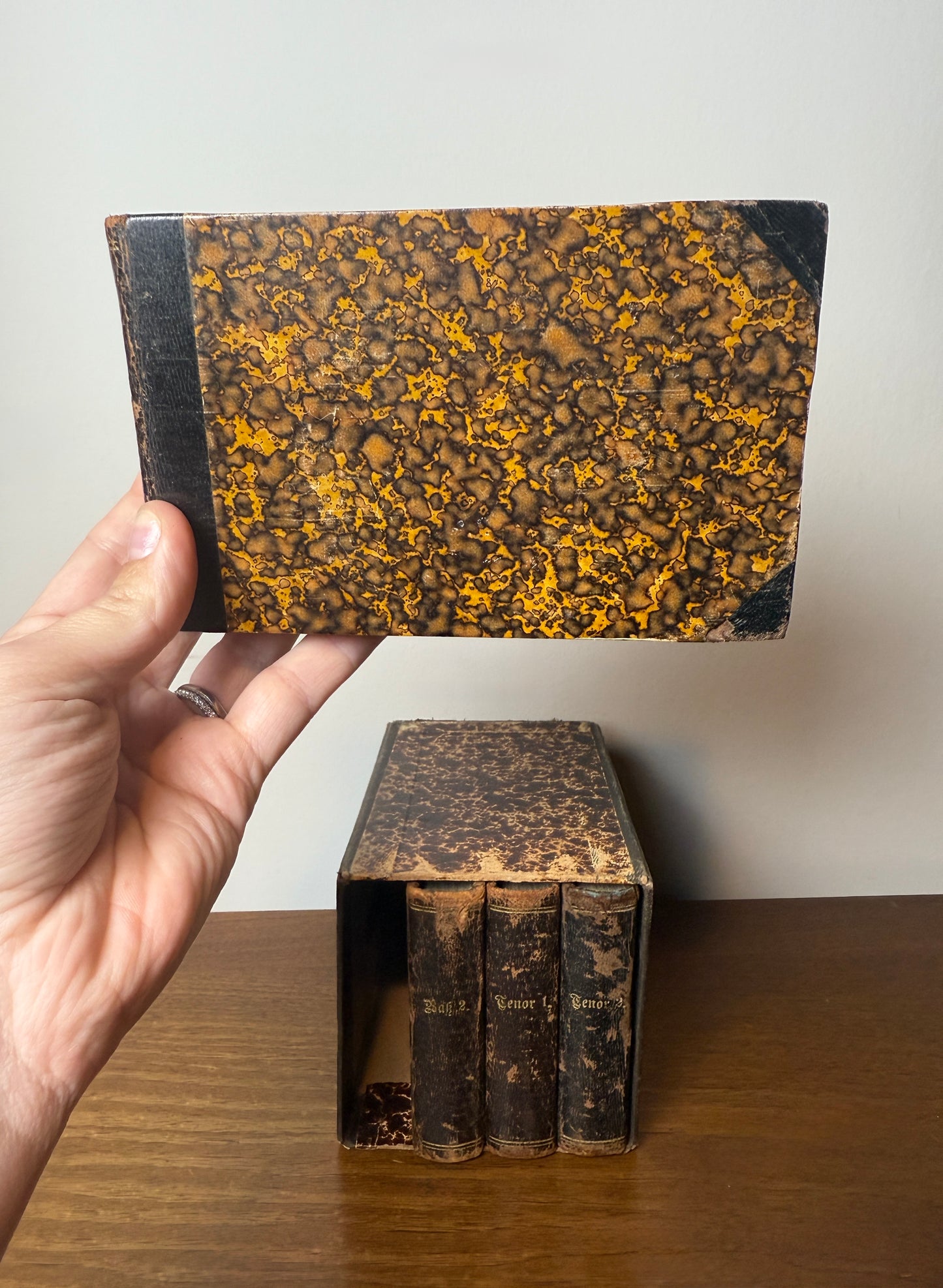 Antique German miniature song book set "Regensburger Liederkranz" in original case - 1863